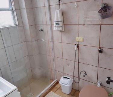 Ponta da Praia Apartamento | Kitnet em Frente a Praia