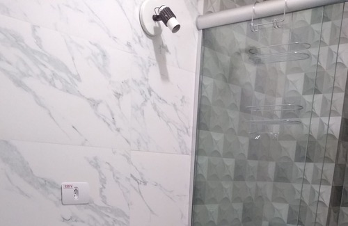 Aparecida Apartamento | Kitnet Santos Canal 5 Pé na Areia com Wi-fi