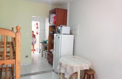 Ponta da Praia Apartamento | Kitnet simples na Ponta da Praia ,Santos, uma quadra da praia, proximo ao aquário