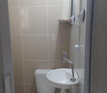 Ze Amandio Apartamento | Kitnet tipo studio cozinha e banheiro privativos Bombinhas