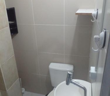 Ze Amandio Apartamento | Kitnet tipo studio cozinha e banheiro privativos Bombinhas