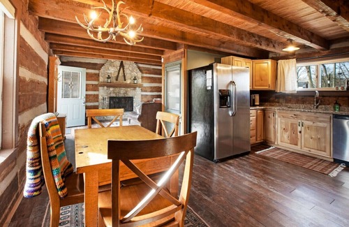 Indianapolis Cabina | Kit’s Cabin - Log Cabin Retreat in Indianapolis