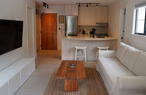 Kitsilano Apartamento | Kitsilano Loft w/Sunny deck Parking by the Beach