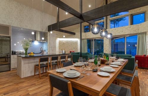 Hirafu Casa | Kitsune House by H2 Life