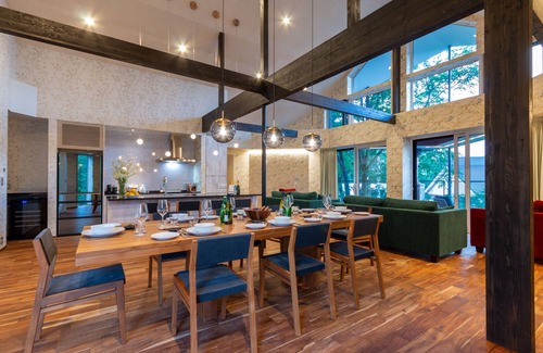 Hirafu Casa | Kitsune House by H2 Life