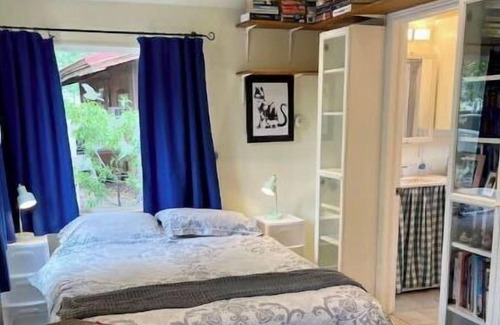 Cane Beds Cabaña | Kitty Cottage: Quiet Oasis Cabin, Super Fast Wi-fi