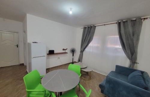 Central Casa | Kitumba Lodge, 1 bed, kitchen & Lounge