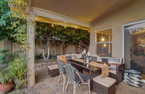 Superstition Springs Casa | Kiva Cove Pool & Sun Loungers on the Patio