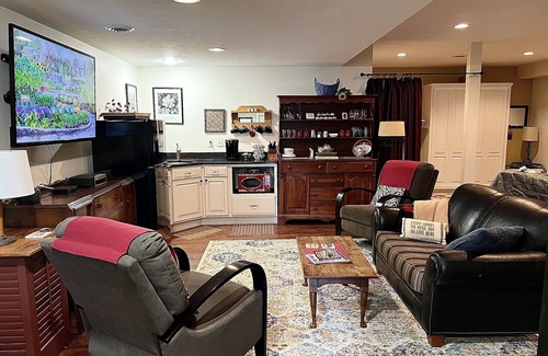 Gettysburg Apartamento | Kiwi Berry Farmette, Gardens & Guest Suite con vista a la granja Wild Juniper!