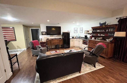 Gettysburg Apartamento | Kiwi Berry Farmette, Gardens & Guest Suite con vista a la granja Wild Juniper!