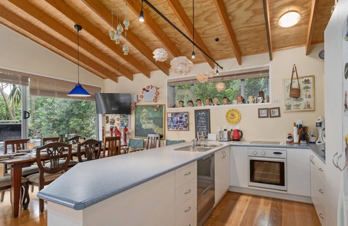 Onemana Casa | Kiwi Charmer - Onemana Holiday Home