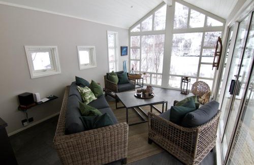 Lyngen Casa | Kjosen Lodge, Lyngen.