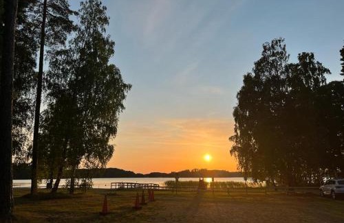 Gnesta Cabina | Klämmingsbergsbadets - STUGA ABBORREN