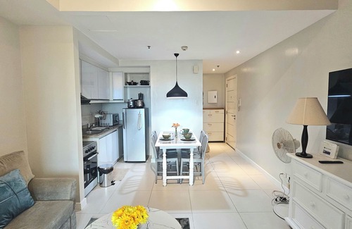 Legazpi Village Apartamento | KL Tower 117 Gamboa Street