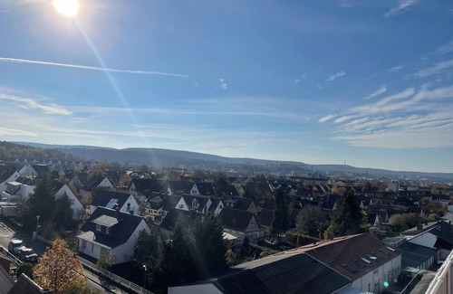 Kaiserslautern Apartamento | KL11: Modern 2-bedroom penthouse with 270° rooftop views in Kaiserslautern.