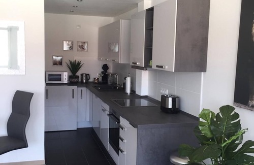 Kaiserslautern Apartamento | KL27: Luxurious Modern Apartment in the heart of Kaiserslautern