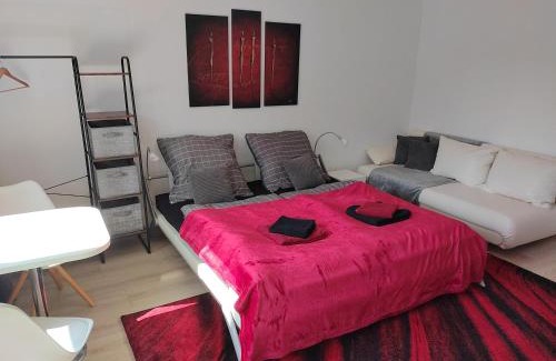 Bockenheim Apartamento | Kleines Apartment in Frankfurt mit eigenem Stellplatz in Messenähe
