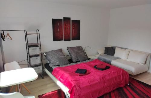 Bockenheim Apartamento | Kleines Apartment in Frankfurt mit eigenem Stellplatz in Messenähe