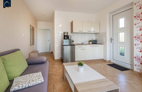 Kachlin Apartamento | Kleines Ferienappartement in Ländlicher Idylle, mit Stellplatz, Terrasse, Wlan