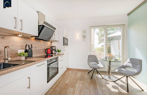 Ostvorpommern Apartamento | Kleines Kuschelnest - Beautiful vacation apartment with lagoon view and terrace
