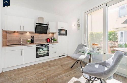 Ostvorpommern Apartamento | Kleines Kuschelnest - Beautiful vacation apartment with lagoon view and terrace
