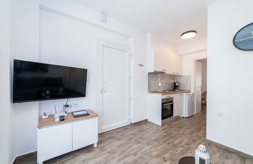 Paralia Ofryniou Casa | Kleoniki & Irida Residential Complexes