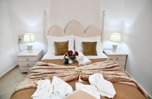 Kamilari Apartamento | Kleopatra Deluxe Apt with priavte Jacuzzi