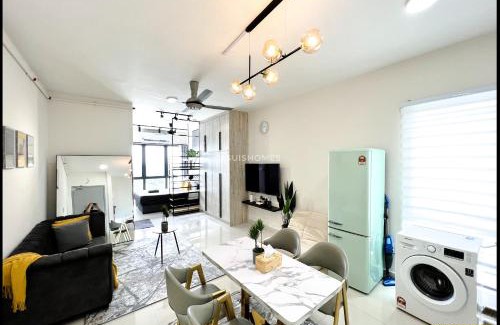 Kota Warisan Apartamento | KLIA Layover - Work & Rest in Town Centre - 24 hours Taxi, Grab - Near Airport