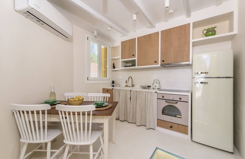 Tripiti Casa | KLIMA BAY Beachfront Boutique Houses