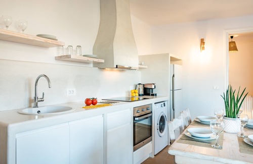 Vlychada Villa | Klimata House - Private Hot Tub Pool & BBQ Villa
