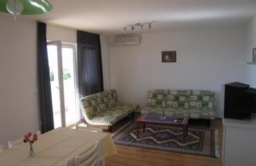 Barbat na Rabu Apartamento | Klimatisierte Wohnung mit Whirlpool und Grill
