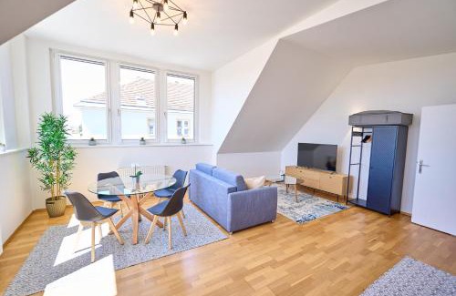 Funfhaus Apartamento | Klimatisiertes Dachgeschoss Metro Nähe
