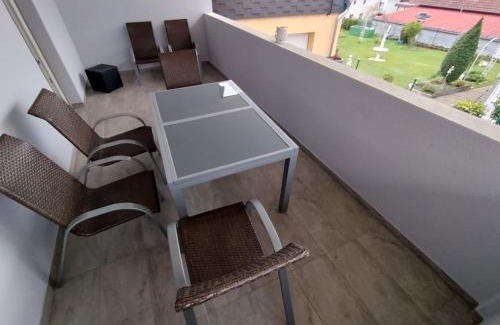 Freisen Apartamento | Klimatisiertes Wohnen in der Alten Apotheke Oberkirchen