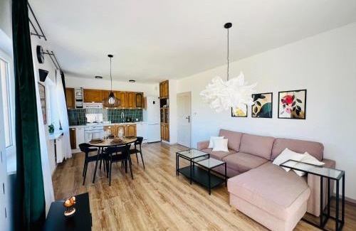 Fabryczna Apartamento | Klimatyczny apartament Złotniki