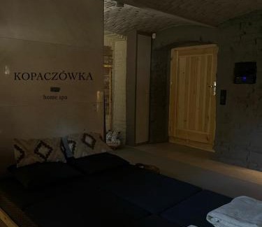 Radkow Casa | Klimatyczny Dom Kopaczówka przytulna miejscówka z kominkiem, sauną i ogrodem u podnóża Gór Stołowych