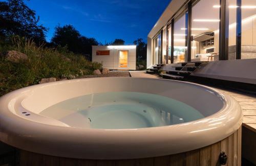 Uehlingen-Birkendorf Casa | Kloster Suite, Aussensauna, Hottube - ÜhlingenBirkendorf