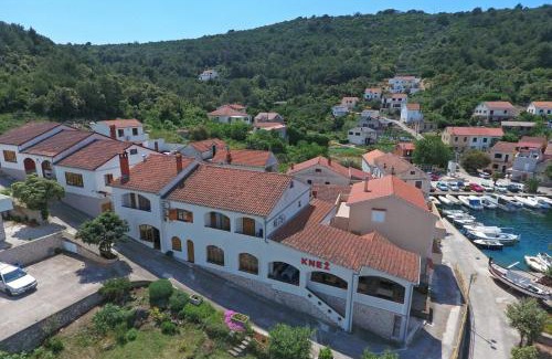 Knez Casa | Knež - Relaxing Apartments Near the Sea on Mali Iž