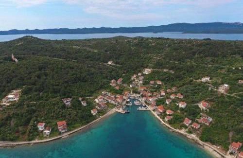 Knez Casa | Knež - Relaxing Apartments Near the Sea on Mali Iž