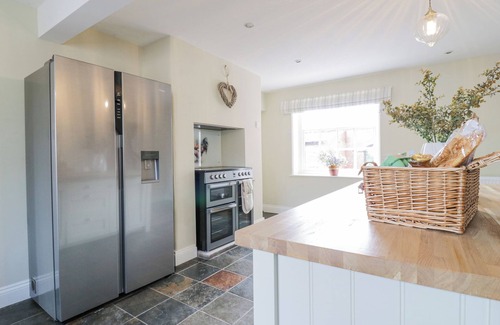 Ipswich Cabaña | KNIGHTS FARM, pet friendly, character holiday cottage in Harkstead