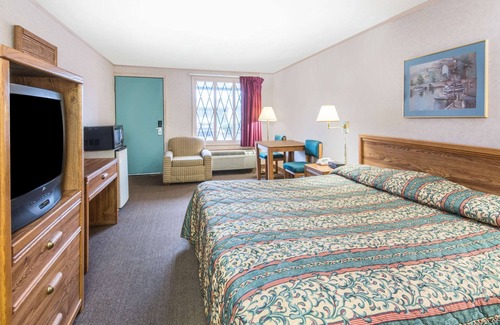 Canton Hotel | Knights Inn Canton