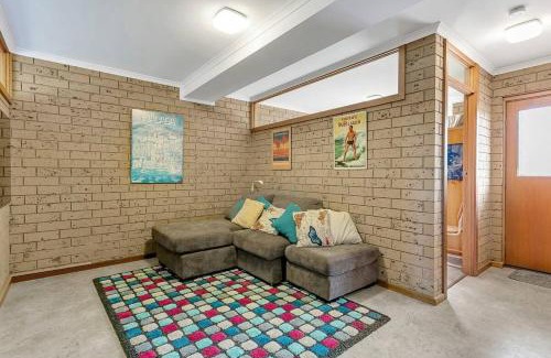 Port Elliot Casa | Knights View - 2 14 Merrilli - BYO Linen - Wi-Fi - Beachfront