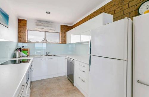 Port Elliot Casa | Knights View - 2 14 Merrilli - BYO Linen - Wi-Fi - Beachfront