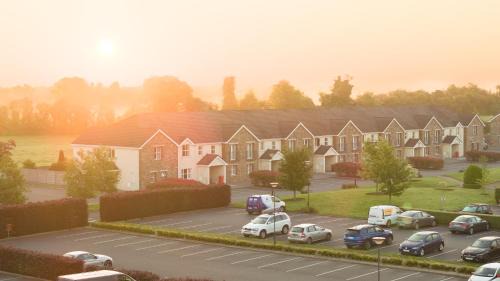 Trim Casa | Knightsbrook Hotel Courtyard Accommodation