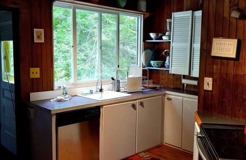 Peaks Island Cabaña | Fabuloso Turn of The Century Cottage