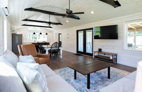 Salem Casa | Knott Quite at the lake - 4bd/3ba with pool table
