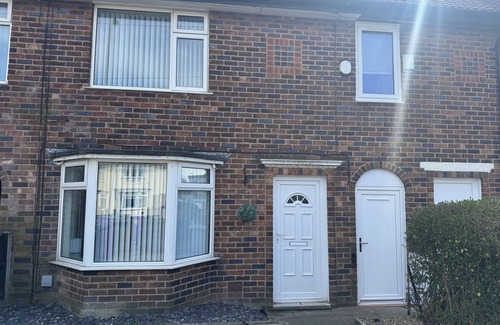 Liverpool Casa | Knotty Ash - 3 Beds - Sleeps 6 - On-Site Parking