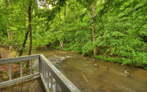 Morganton Casa | Knotty Creek Retreat - Creek Access, Outdoor Firepit + Hot Tub with Creek Views!