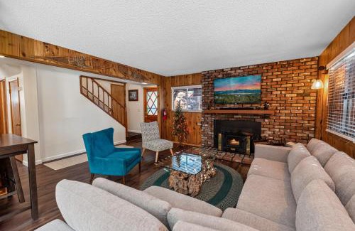 Big Bear City Casa | Knotty Hideaway - THE PERFECT BIG BEAR EXPERIENCE!