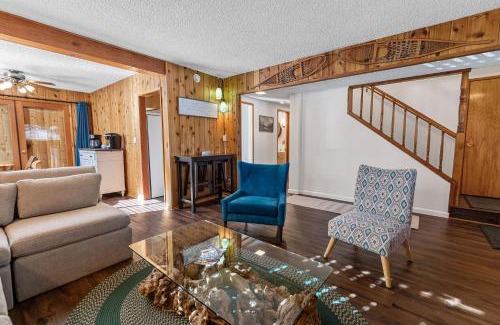 Big Bear City Casa | Knotty Hideaway - THE PERFECT BIG BEAR EXPERIENCE!