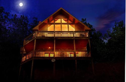 Pittman Center Casa | Knotty Pine Delight Holiday home